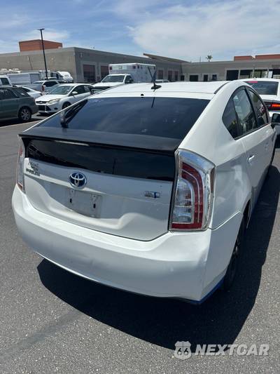 2015 Toyota Prius Three - zdjęcie 4 z 9 - miniatura