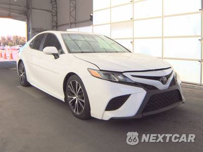 2018 Toyota Camry SE - zdjęcie 3 z 41 - miniatura