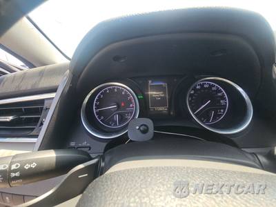 2018 Toyota Camry SE - zdjęcie 12 z 41 - miniatura