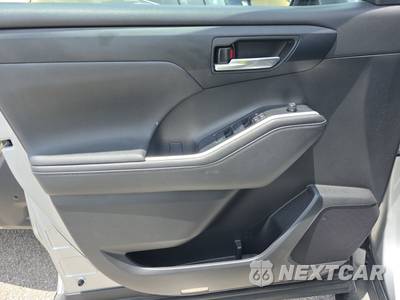 2023 Toyota Highlander XSE - zdjęcie 9 z 27 - miniatura