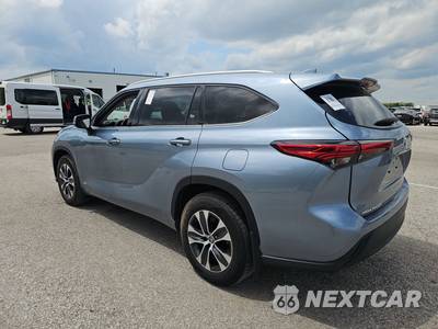 2022 Toyota Highlander Hybrid XLE - zdjęcie 6 z 17 - miniatura