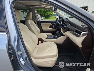2022 Toyota Highlander Hybrid XLE - zdjęcie 8 z 17 - miniatura