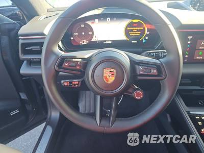 2025 Porsche Macan 4 Electric - zdjęcie 10 z 22 - miniatura