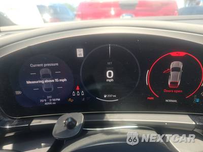 2025 Porsche Macan Electric - zdjęcie 12 z 19 - miniatura