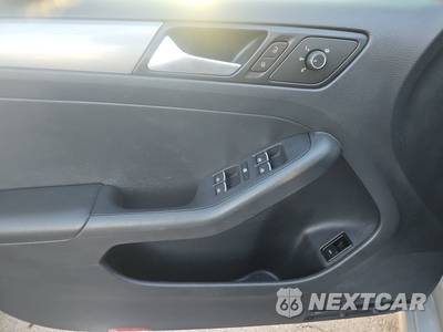 2015 Volkswagen Jetta TDI SE w/Connectivity - zdjęcie 9 z 28 - miniatura