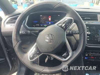 2022 Volkswagen Tiguan SE R-Line Black - zdjęcie 10 z 19 - miniatura