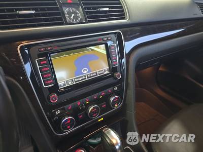 2014 Volkswagen Passat TDI SEL Premium - zdjęcie 11 z 27 - miniatura