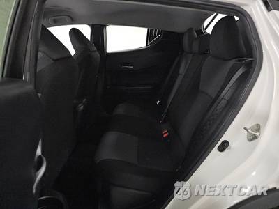2020 Toyota C-HR LE - zdjęcie 13 z 40 - miniatura