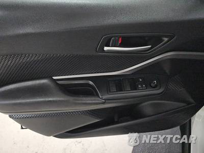 2020 Toyota C-HR LE - zdjęcie 9 z 40 - miniatura