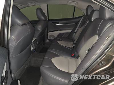 2020 Toyota Camry XLE - zdjęcie 13 z 39 - miniatura
