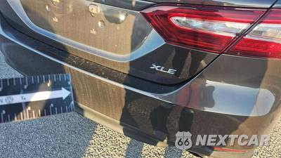 2020 Toyota Camry XLE - zdjęcie 25 z 39 - miniatura
