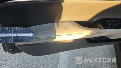2020 Toyota Camry XLE - zdjęcie 36 z 39 - miniatura