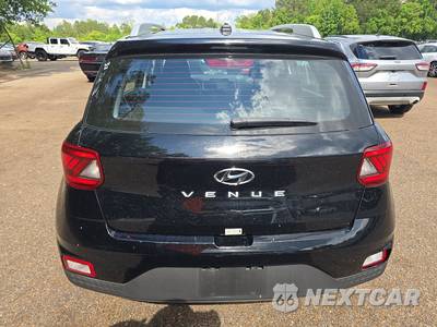 2025 Hyundai Venue SEL - zdjęcie 5 z 21 - miniatura