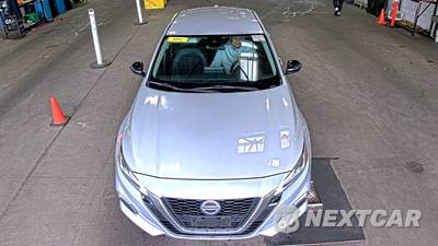 2021 Nissan Altima SR - zdjęcie 2 z 34 - miniatura