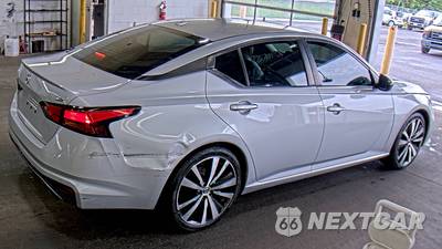 2021 Nissan Altima SR - zdjęcie 4 z 34 - miniatura