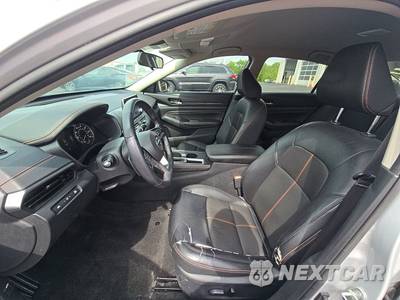 2021 Nissan Altima SR - zdjęcie 7 z 34 - miniatura