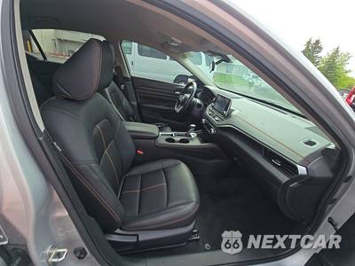 2021 Nissan Altima SR - zdjęcie 8 z 34 - miniatura