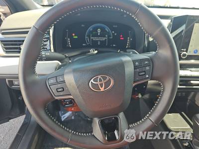 2025 Toyota Camry SE - zdjęcie 10 z 19 - miniatura