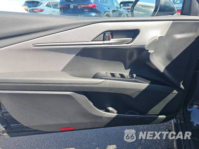 2025 Toyota Camry SE - zdjęcie 9 z 19 - miniatura