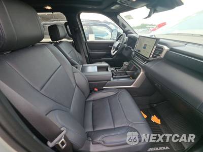 2026 Toyota Sequoia Platinum - zdjęcie 8 z 20 - miniatura