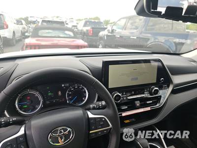 2026 Toyota Highlander Hybrid XLE - zdjęcie 11 z 20 - miniatura