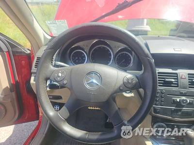 2011 Mercedes-Benz C 300 - zdjęcie 10 z 38 - miniatura