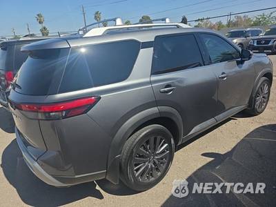 2023 Nissan Pathfinder SL - zdjęcie 4 z 25 - miniatura