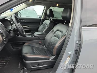 2023 Nissan Pathfinder Platinum - zdjęcie 11 z 23 - miniatura
