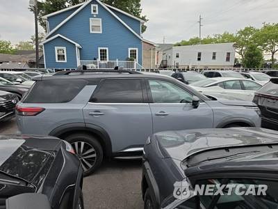 2023 Nissan Pathfinder Platinum - zdjęcie 4 z 23 - miniatura
