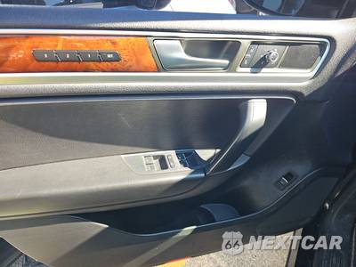 2014 Volkswagen Touareg TDI Lux - zdjęcie 9 z 36 - miniatura