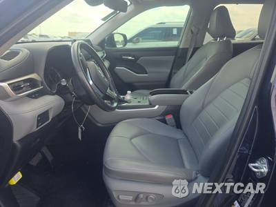 2021 Toyota Highlander XLE - zdjęcie 7 z 19 - miniatura