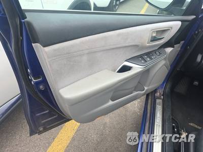 2015 Toyota Camry XSE - zdjęcie 9 z 17 - miniatura