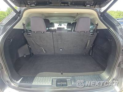 2024 Toyota Highlander LE - zdjęcie 17 z 20 - miniatura
