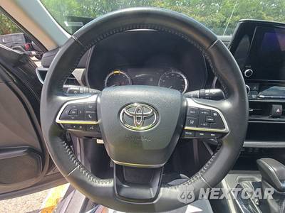 2024 Toyota Highlander LE - zdjęcie 10 z 20 - miniatura
