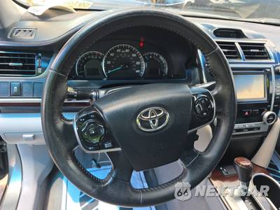 2013 Toyota Camry XLE - zdjęcie 10 z 18 - miniatura