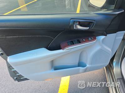2013 Toyota Camry XLE - zdjęcie 9 z 18 - miniatura