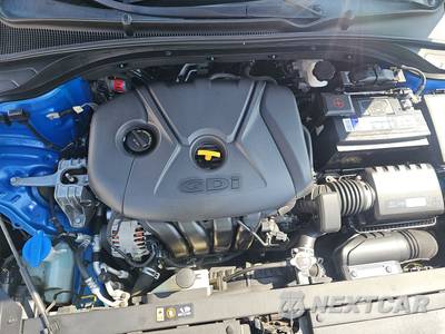 2018 Hyundai Elantra GT Hatchback - zdjęcie 15 z 24 - miniatura