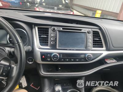 2019 Toyota Highlander SE - zdjęcie 11 z 45 - miniatura