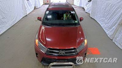 2019 Toyota Highlander SE - zdjęcie 2 z 45 - miniatura