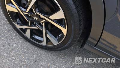 2023 Hyundai Kona Limited - zdjęcie 24 z 29 - miniatura