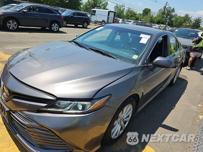 2020 Toyota Camry LE - zdjęcie 1 z 29 - miniatura