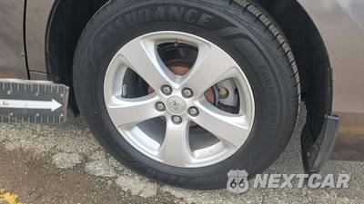 2017 Toyota Sienna LE 8-Passenger 119.3" WB - zdjęcie 45 z 60 - miniatura