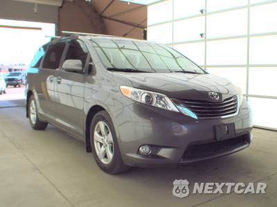 2017 Toyota Sienna LE 8-Passenger 119.3" WB - zdjęcie 3 z 60 - miniatura