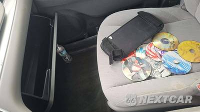 2017 Toyota Sienna LE 8-Passenger 119.3" WB - zdjęcie 56 z 60 - miniatura