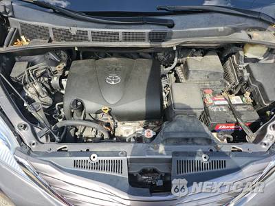 2017 Toyota Sienna LE 8-Passenger 119.3" WB - zdjęcie 16 z 60 - miniatura