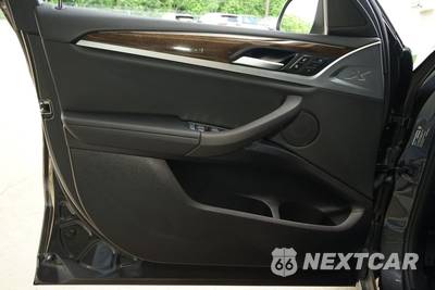 2025 BMW X4 Sports Activity Coupe xDrive30i - zdjęcie 17 z 27 - miniatura