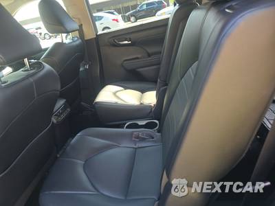 2022 Toyota Highlander Hybrid XLE - zdjęcie 13 z 20 - miniatura