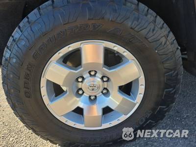 2010 Toyota FJ Cruiser w/Rear Doors - zdjęcie 8 z 21 - miniatura