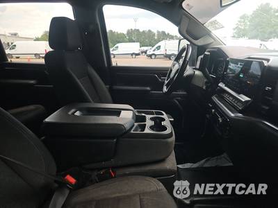 2024 Chevrolet Silverado 3500HD Cab Chassis LT Crew Cab 1LT DRW - zdjęcie 8 z 25 - miniatura