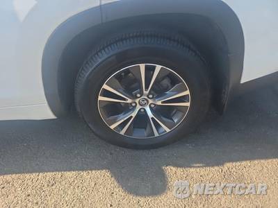 2016 Toyota Highlander XLE - zdjęcie 11 z 25 - miniatura